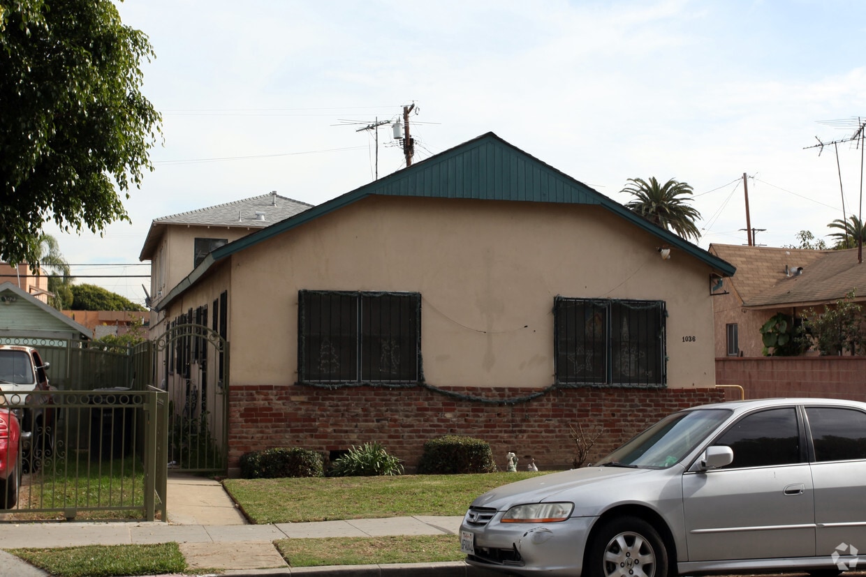 Building Photo - 1036 Cherry Ave