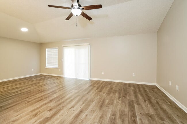 Building Photo - 2638 Fernleaf Dr