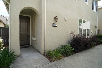 Building Photo - 169 Talmont Cir