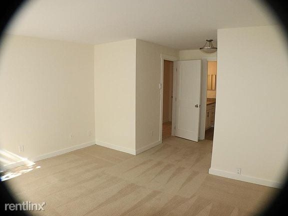 Building Photo - 1 br, 1 bath Condo - 11108 NE 68th St