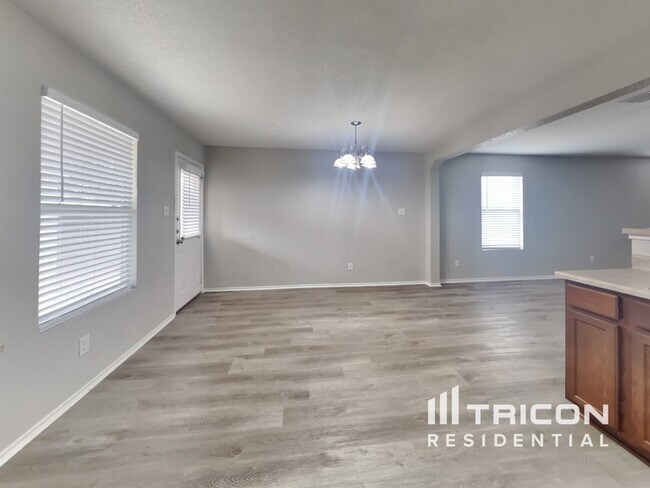 Building Photo - 16247 Kentucky Ridge Selma TX