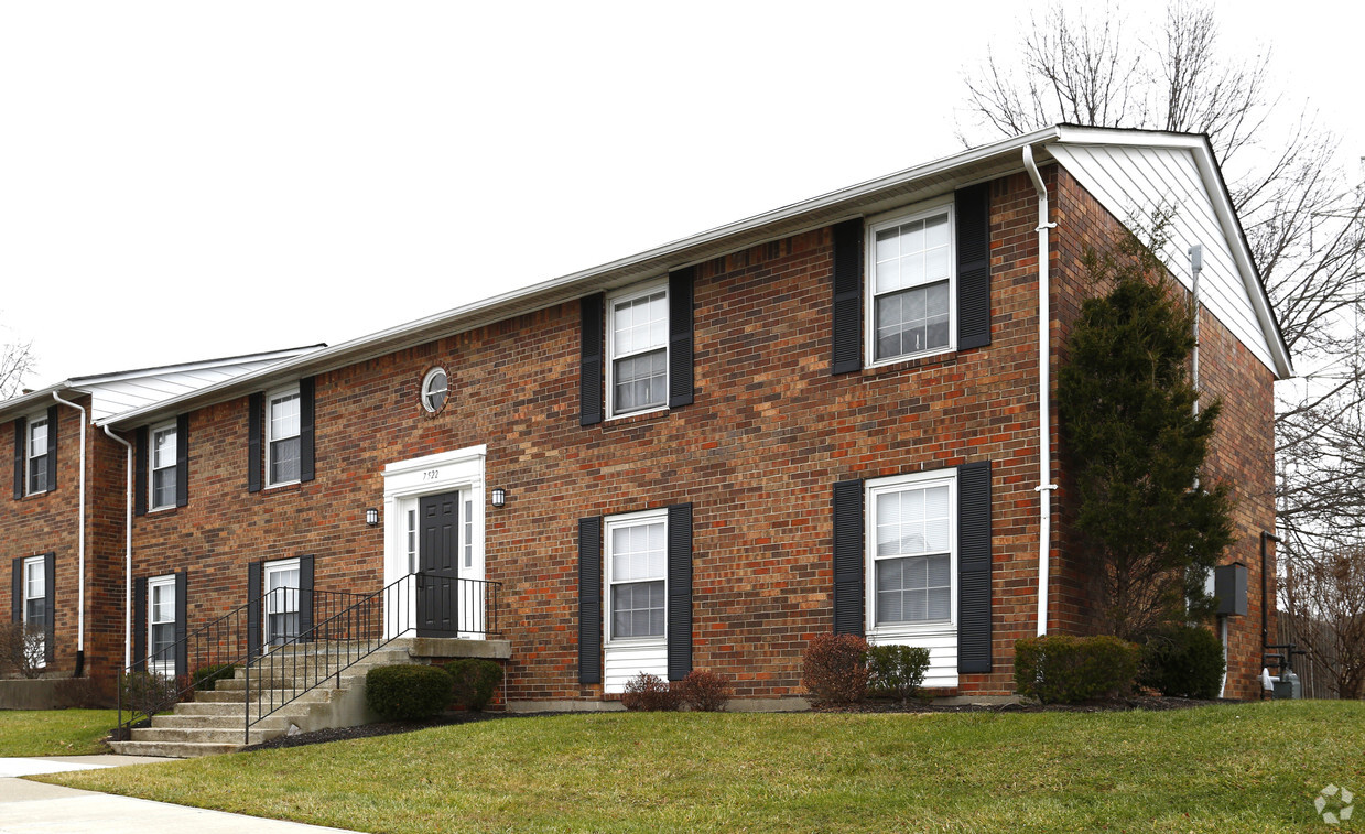 Primary Photo - Village of Cross Creek Apartments