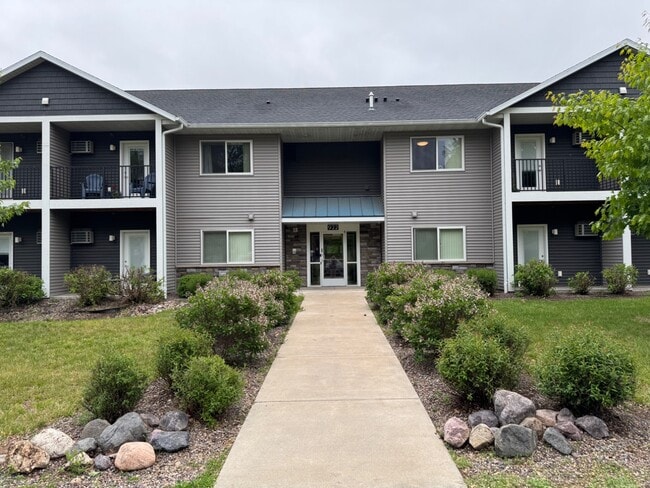 Building Photo - 922 Charles St