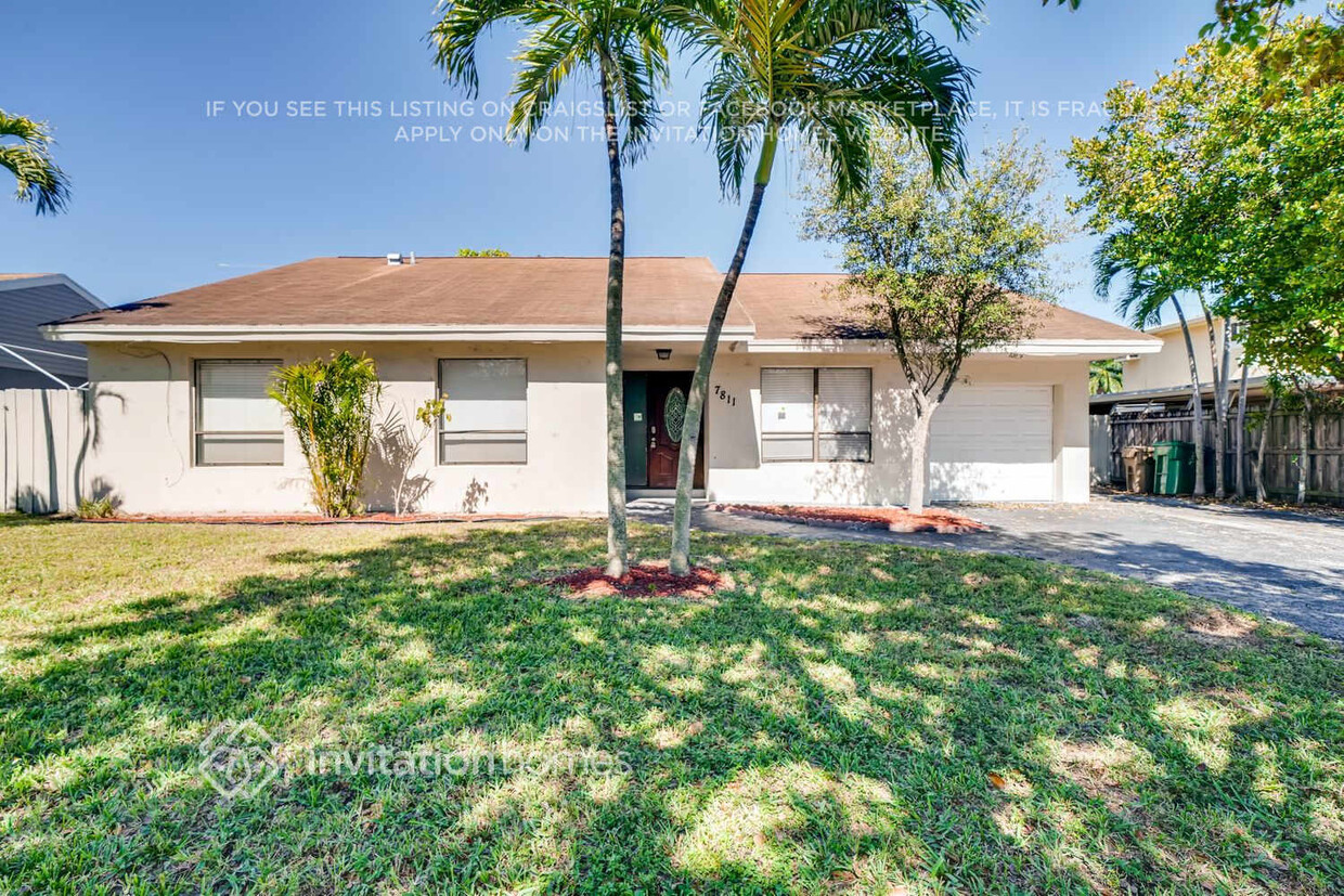 Foto principal - 7811 NW 42nd Ct