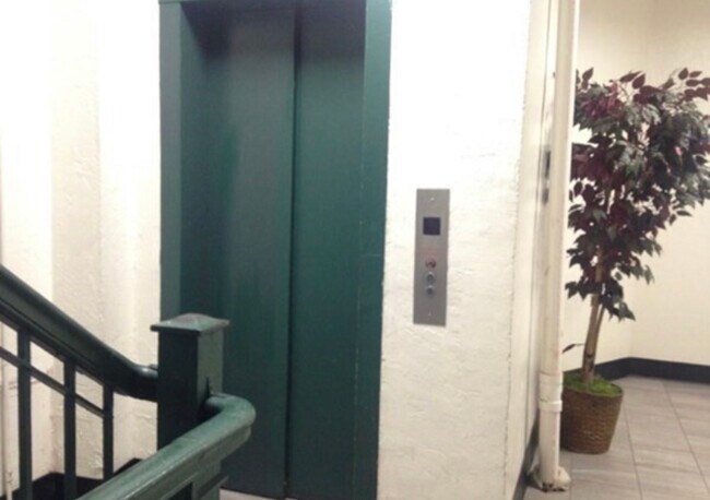 Elevator - 17 Federal St