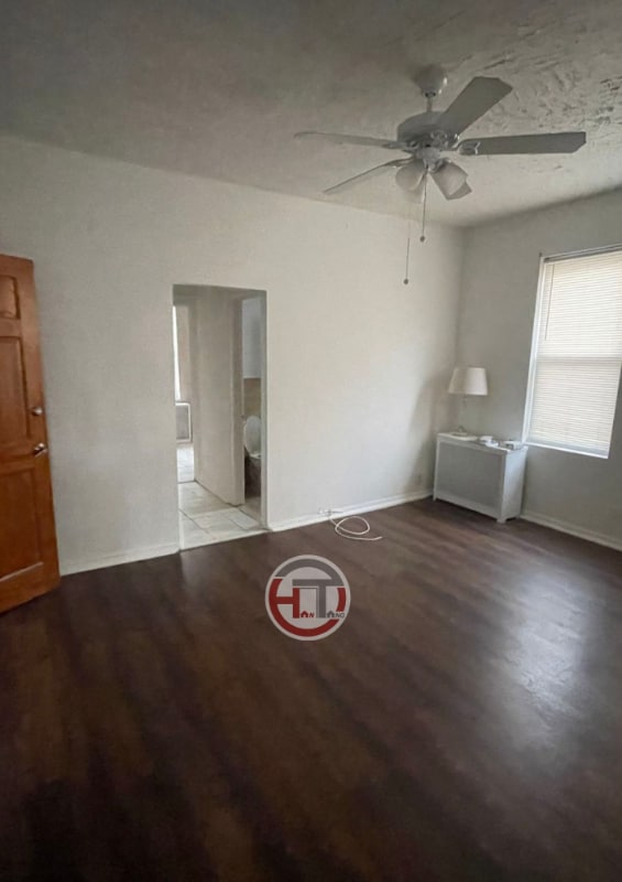 Foto del edificio - 2953 Harding Ave