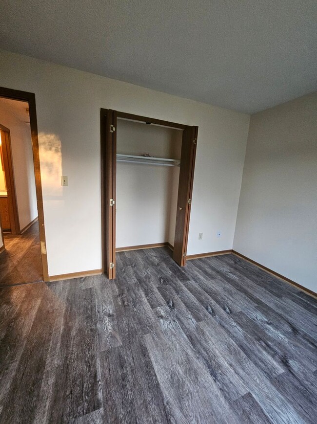 Building Photo - 4424 Lovers Lane