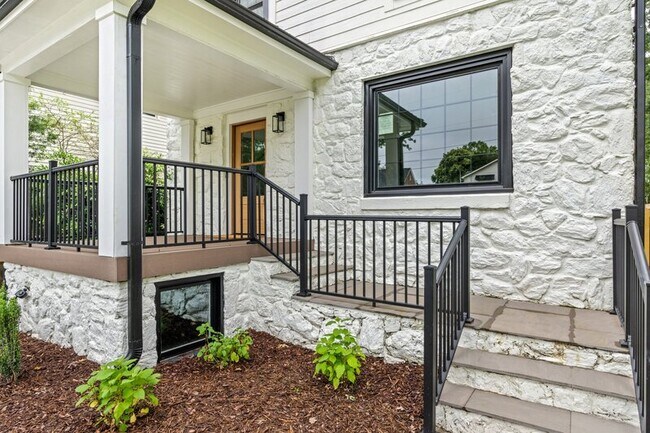 Foto del edificio - 28 Douglas Dr