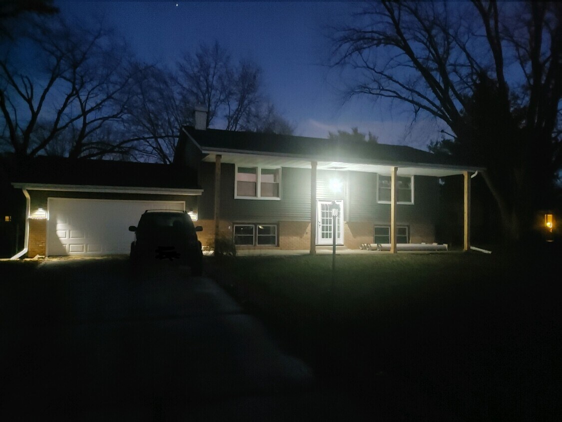 Building Photo - 9821 Katie Ct