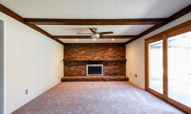 Building Photo - 10303 Lark Park Dr