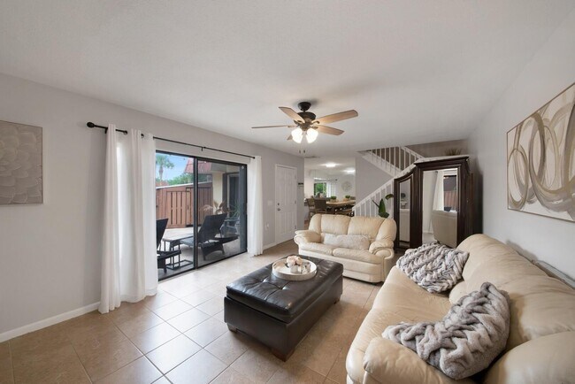 Foto del edificio - 429 Live Oak Ln