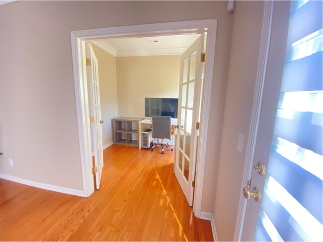 Foto del edificio - 3215 Camden Dr
