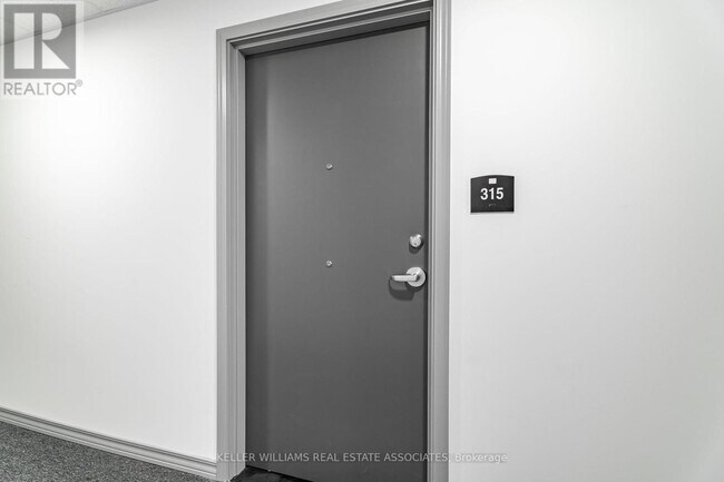 Photo du bâtiment - 181-181 Elmira Rd S