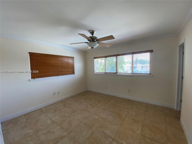 Building Photo - 3842 NE 171 St