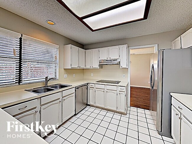 Foto del edificio - 6001 Ponderosa Trail Ct