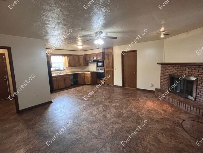 Building Photo - 677 Woody Dr