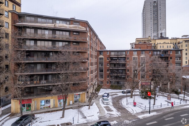 Building Photo - LE MONTAIGNE