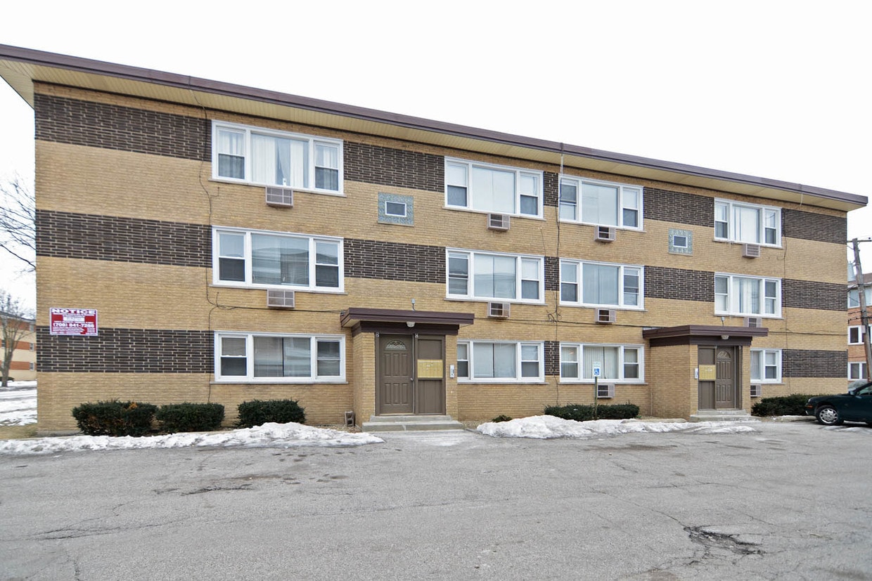 14122 S School St Apartments in Riverdale, IL