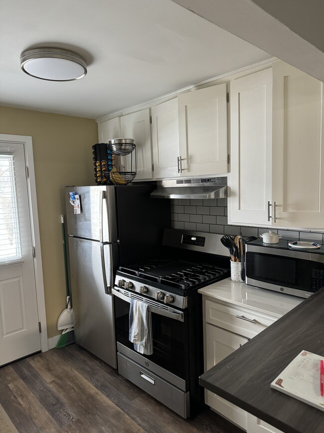 Building Photo - 3325 Stevens St