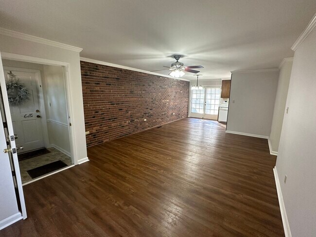 Sala de estar - 2810 Falcon Ln