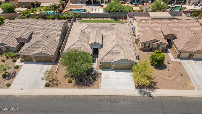 Foto del edificio - 18445 W Saguaro Ln