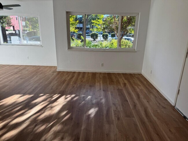 Building Photo - 1580 San Antonio St