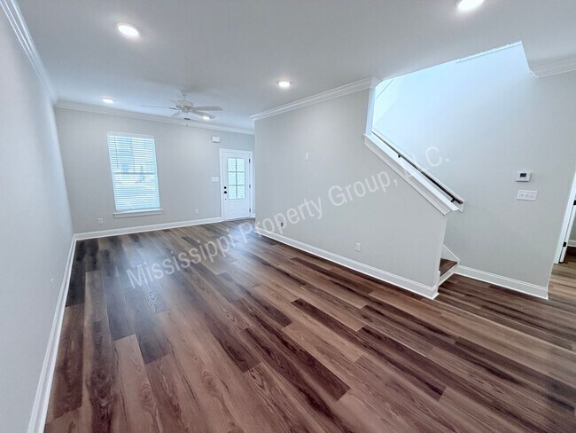 Building Photo - 3542 Fenwick Wy