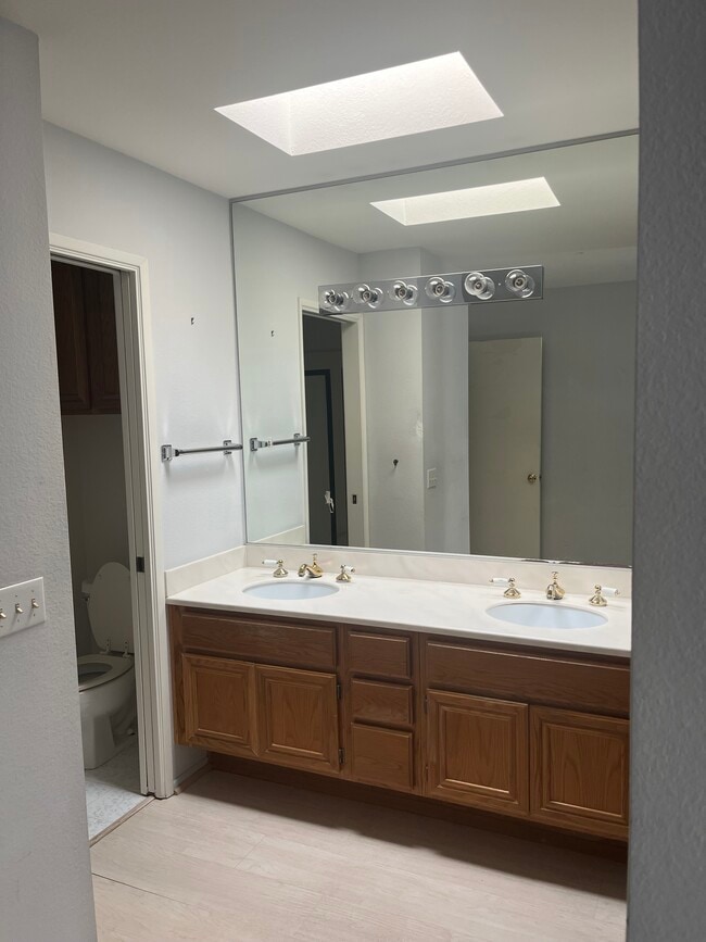 Foto del edificio - 12836 Via Moura