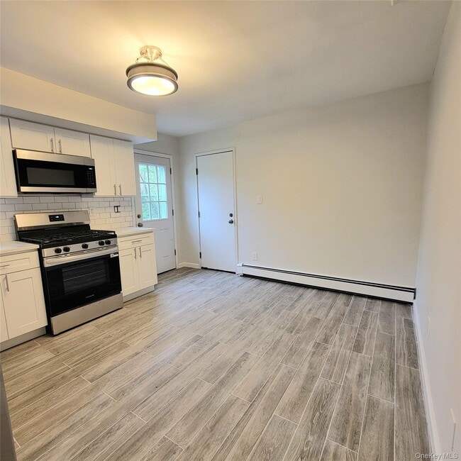 Building Photo - 571 Nassau Blvd