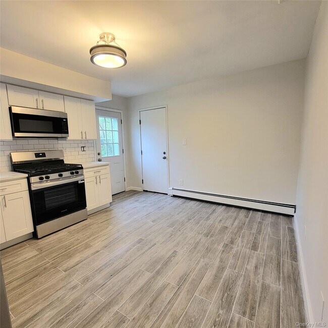 Foto del edificio - 571 Nassau Blvd