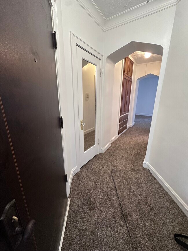 Foto del edificio - 8014 S Vernon Ave