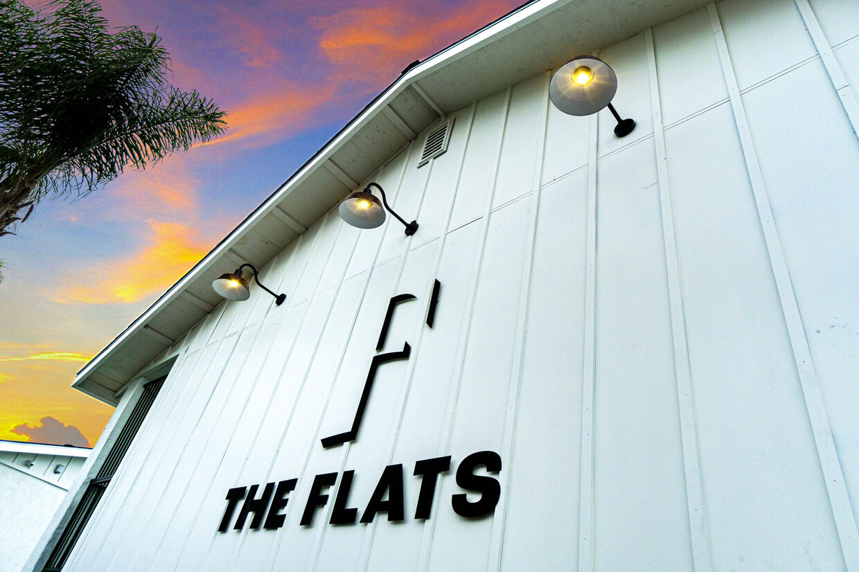 Primary Photo - The Flats