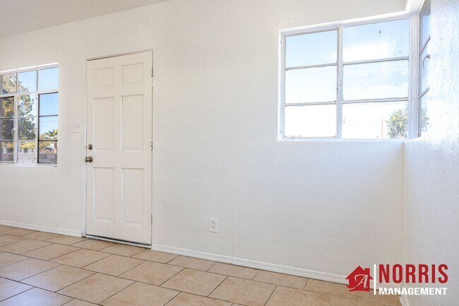 Foto del edificio - Charming One-Bedroom Duplex