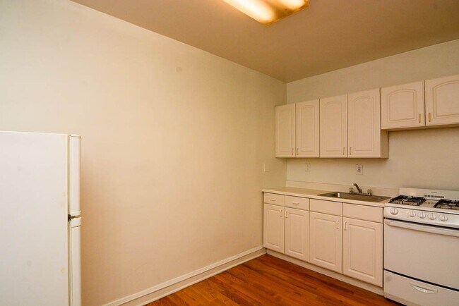 Foto del edificio - 545 W Wellington Ave