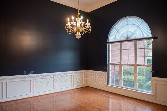 Foto del edificio - 5121 Parnell Way