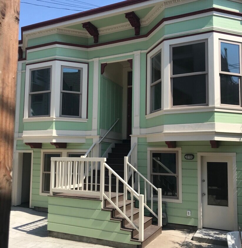 Front of building - 381 S Van Ness Ave