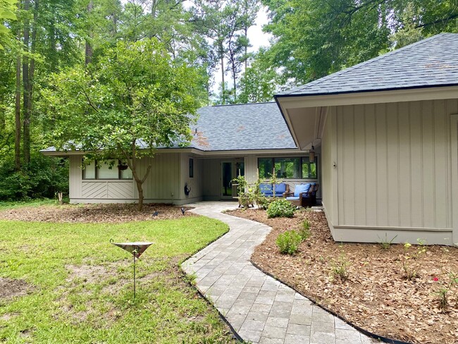 Building Photo - Home in Hilton Head Plantation for Rent!