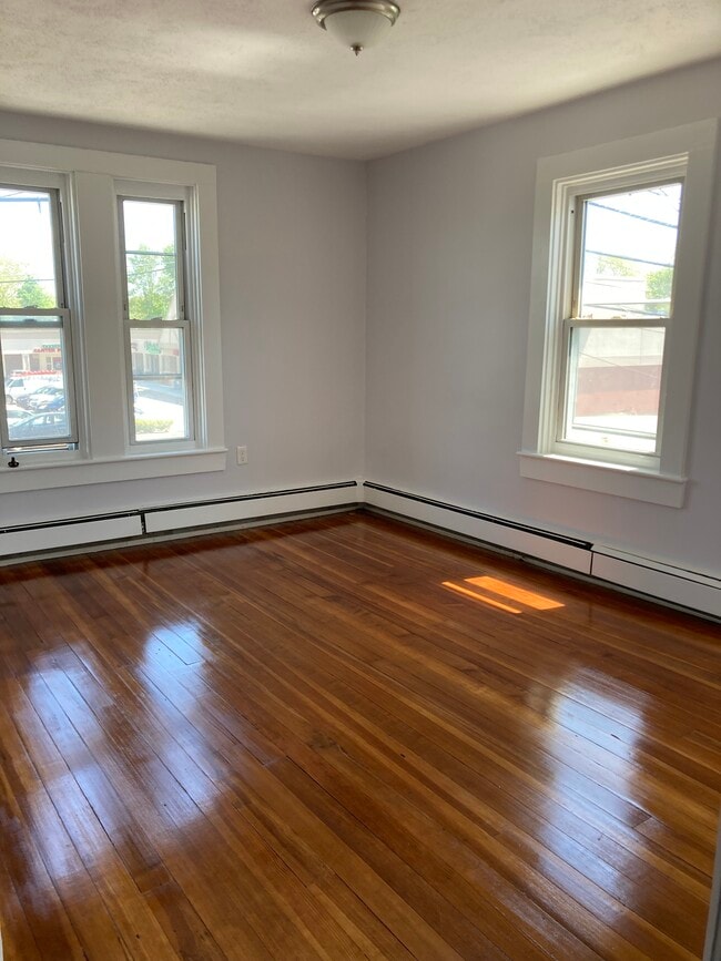 Building Photo - 15 Bolivar St