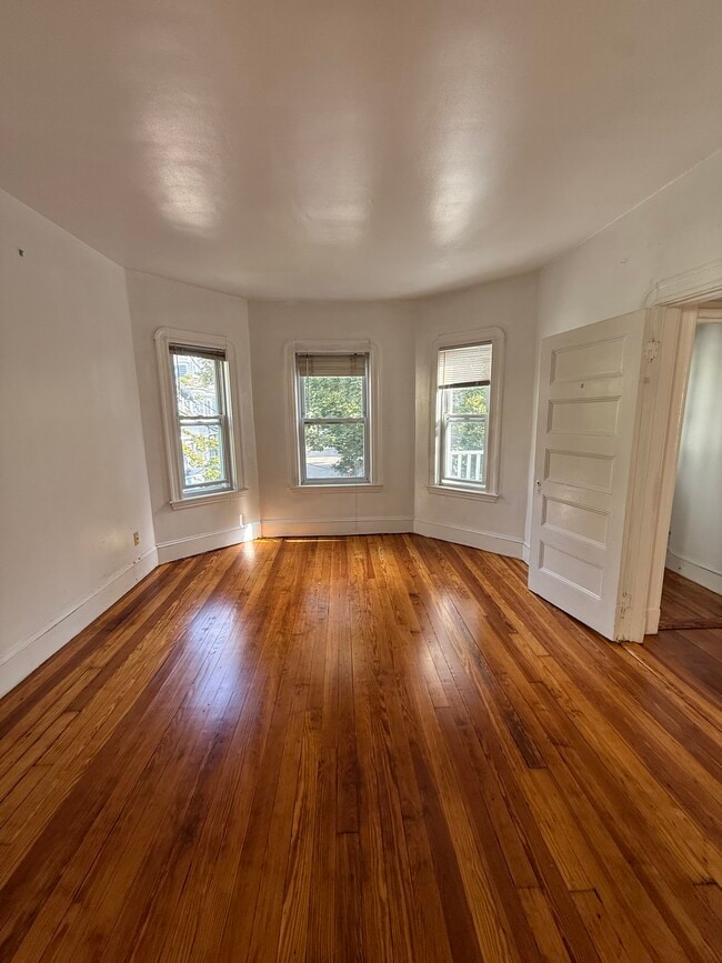 Foto del edificio - 42 Holyoke Rd