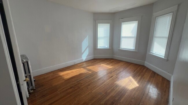 Building Photo - 109 Callender St