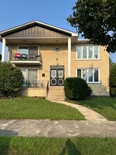 Building Photo - 4537 Maple Ave