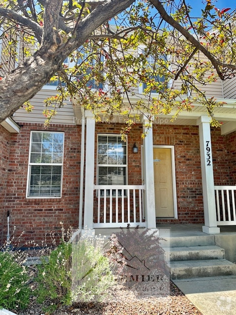 Building Photo - 7932 Sandy Springs Point