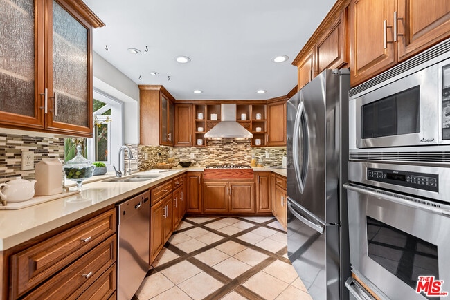 Building Photo - 7538 W 81st St