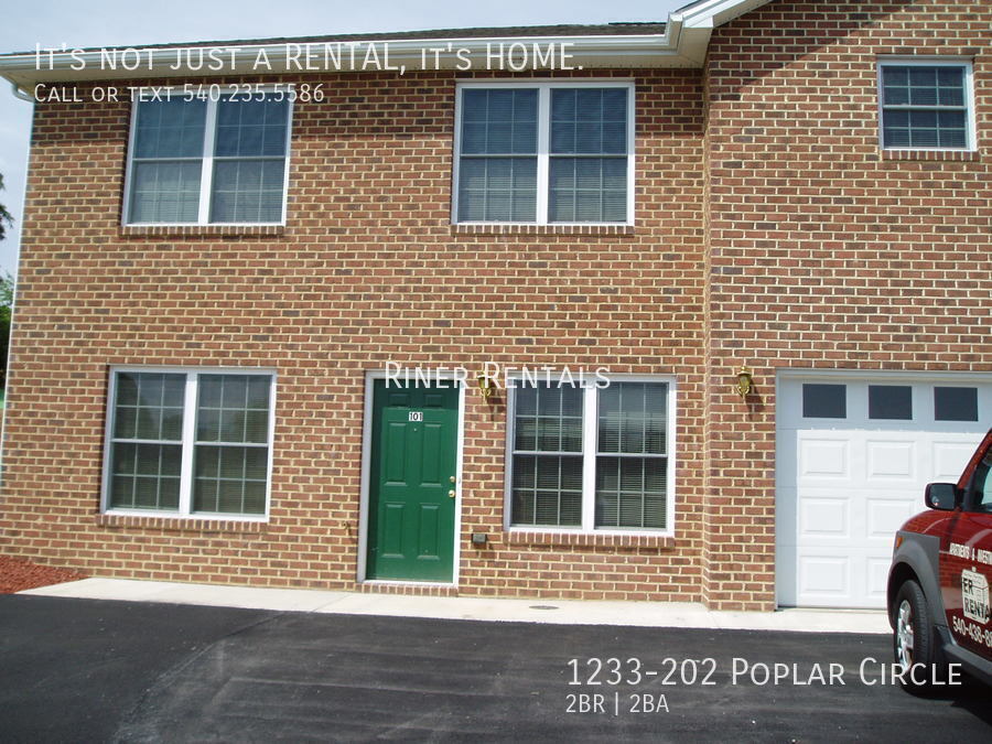 Foto principal - 1233 Poplar Cir