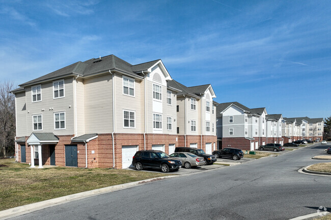 Foto del edificio - Overland Gardens Apartments