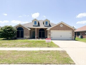 Building Photo - 2203 Coy Dr