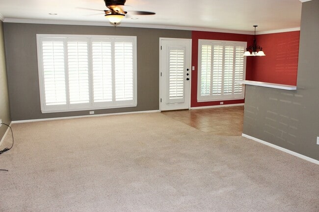 Building Photo - 347 Stone Hill Dr