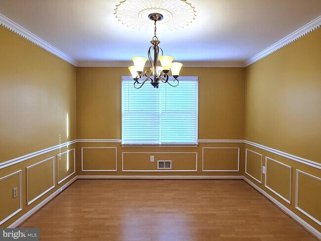 Building Photo - 14723 Laurelwood Ln