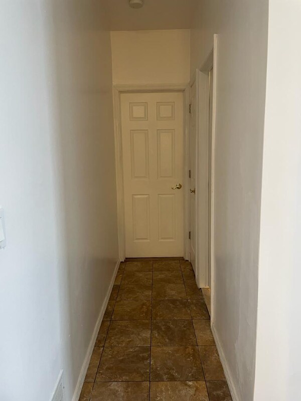 Foto del edificio - 879 Sheldon Ave