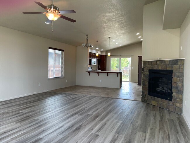 Building Photo - Great 3 Bedoom 2 Bath Home